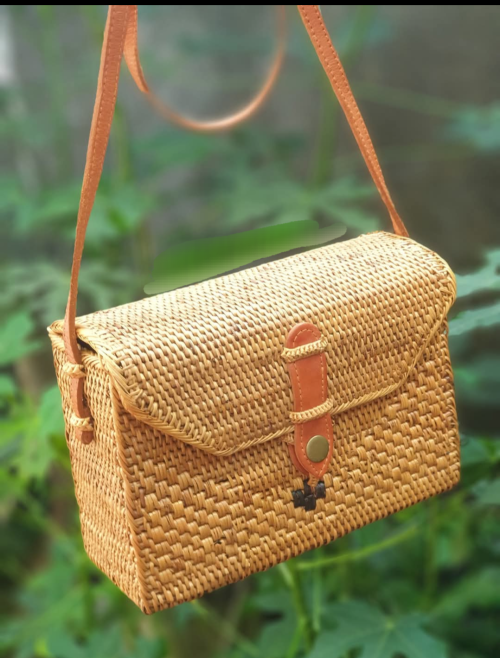 Rattan - Rectangle Shoulder Bag w/front clasp